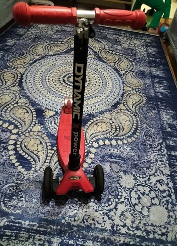 Dynamic Dynamic scooter