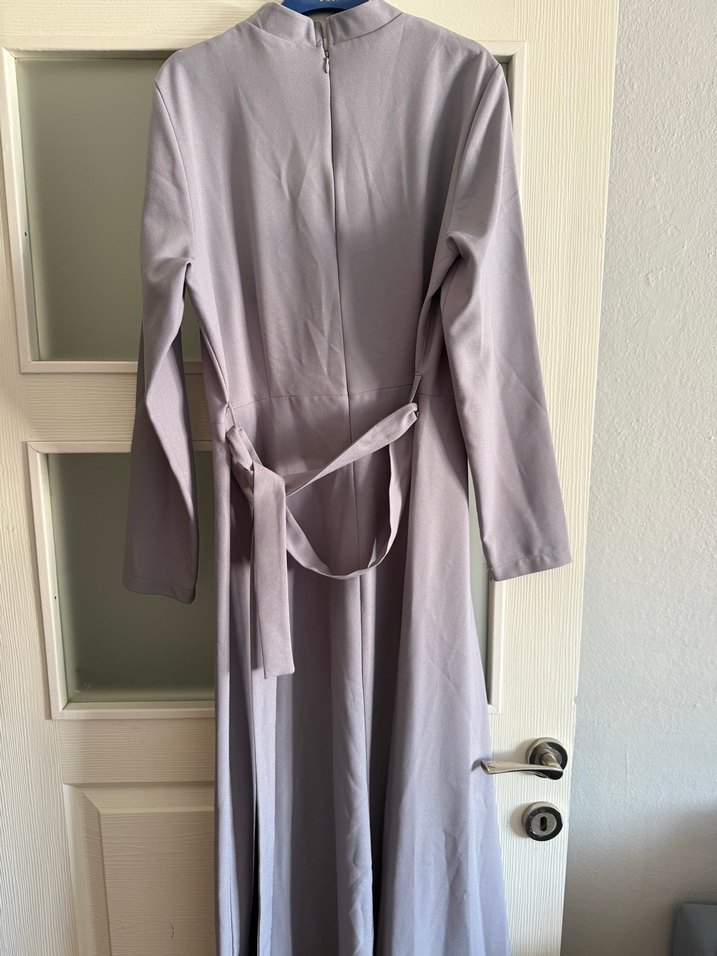 Nakışlı Uzun Kollu Düğmeli Uzun Elbise - Görsel 4