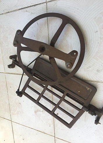 Dikiş makinesi pedalı 
