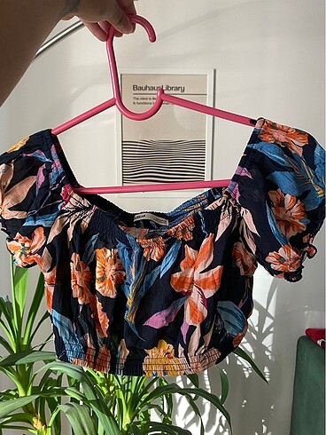 Pull&Bear crop çiçekli bluz