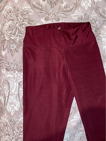 Bordo parlak tayt