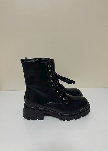 Polaris Goth Tarzı Kadın Bot