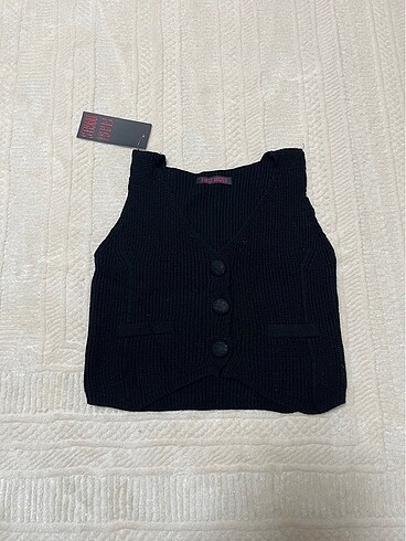 Siyah crop yelek