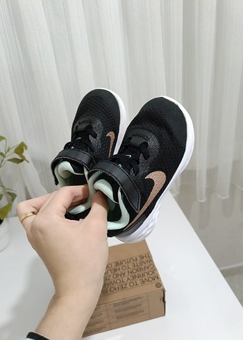 24 Beden siyah Renk Orjinal Nike star runner çocuk spor ayakkabı
