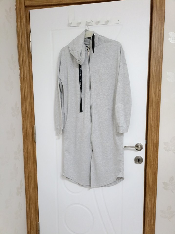 Gri Kapüşonlu Fermuarlı hırka - Görsel 4