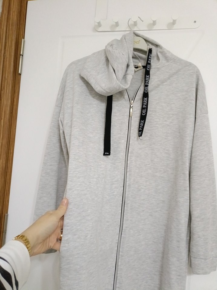 Gri Kapüşonlu Fermuarlı hırka - Görsel 2