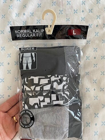Yeni etiketli boxer