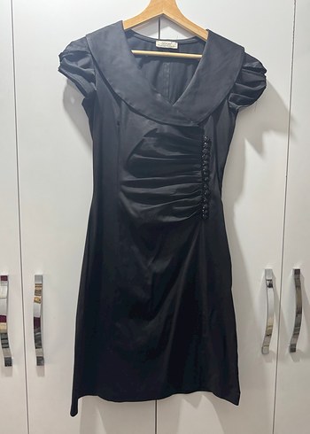Kısa Kollu Siyah Gotik Midi Elbise