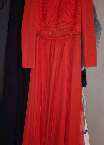 Parlak Kırmızı Drapeli Uzun abiye - Görsel 2