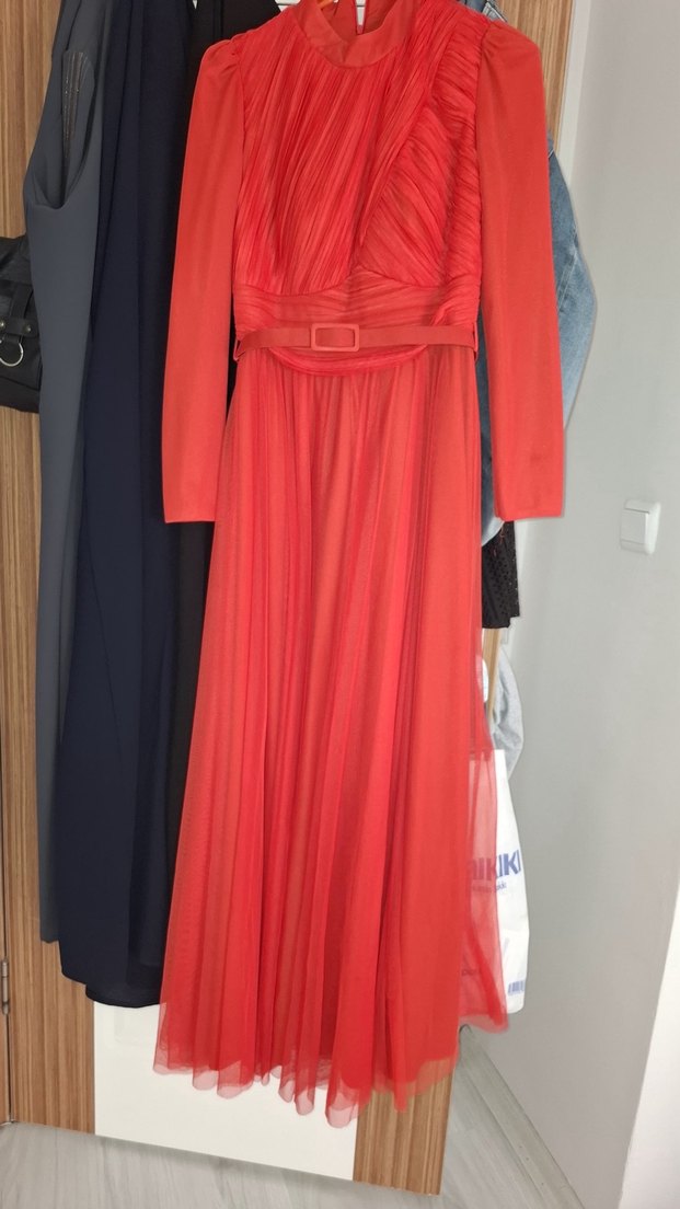 Parlak Kırmızı Drapeli Uzun abiye - Görsel 4