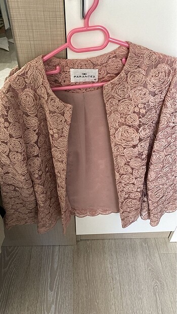 Pembe ceket