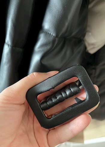 Stradivarius Siyah Deri Kemerli Midi Kaban - Görsel 3