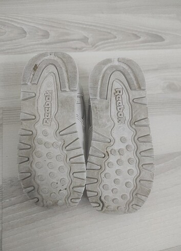 22 Beden Reebok çocuk ayakkabı