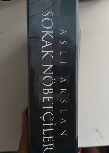 Sokak Nöbetçileri 1 ve 2. Kitap Ciltsiz Aslı Arslan - Görsel 4