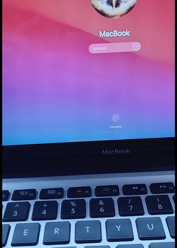 Apple MacBook Pro Laptop