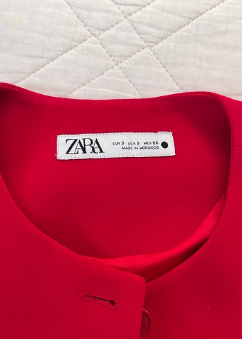 Zara Düğmeli Kırmızı Kolsuz Kadın Zara Yelek