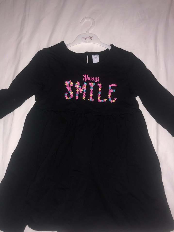 Uzun Kollu Siyah Kız Elbisesi Renkli Baskılı - Görsel 3