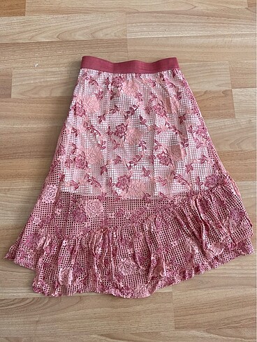 Twist Pembe Fırfırlı Etek