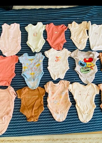 Çok Renkli bebek kiyafeti