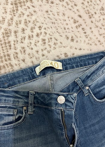 Kadın Mavi Yırtık Salaş Jean - Görsel 2