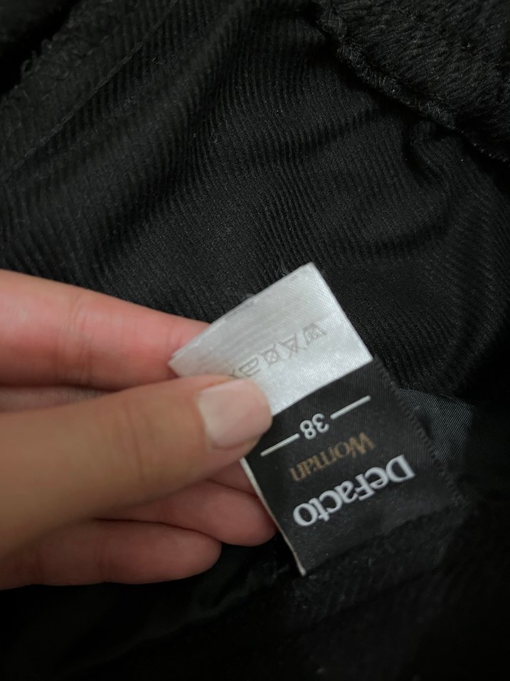 Kadın Siyah Pilili Midi Kumaş Pantolon - Görsel 2