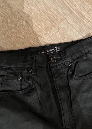 Siyah mumlu Stradivarius pantolon - Görsel 2