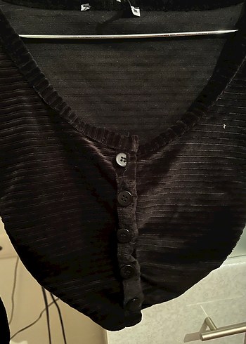 Düğmeli Siyah V Yaka Uzun Kollu hırka - Görsel 2