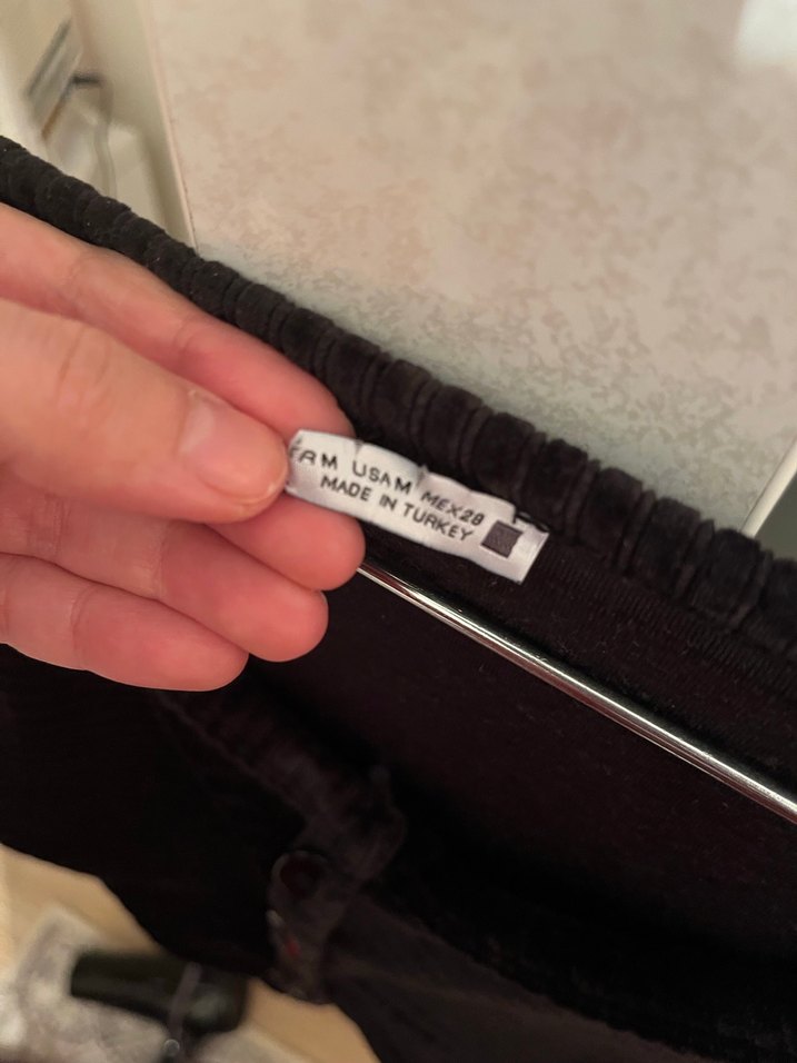 Düğmeli Siyah V Yaka Uzun Kollu hırka - Görsel 3