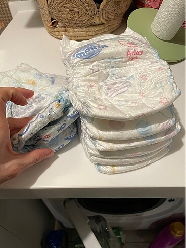 5 Beden: 11-25 kg Beden Molfix 5 no 78 adet+ 14 adet mayo bez+ 6 adet bantlı bez