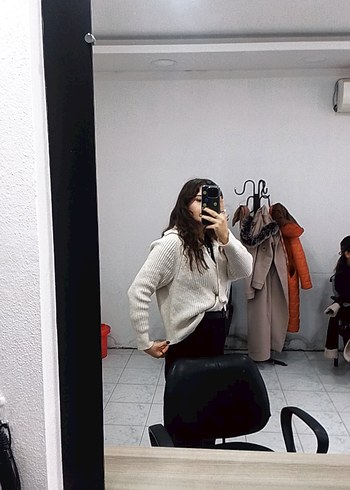 Beyaz Yünlü Yüksek Yakalı Uzun Kollu Kadın Triko - Görsel 2