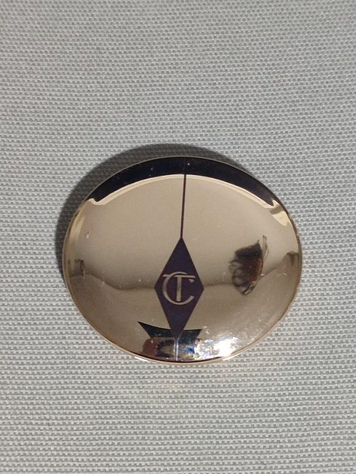 Charlotte Tilbury Airbrush Flawless Finish Mini Boy Pudra 1 Fair - Görsel 2