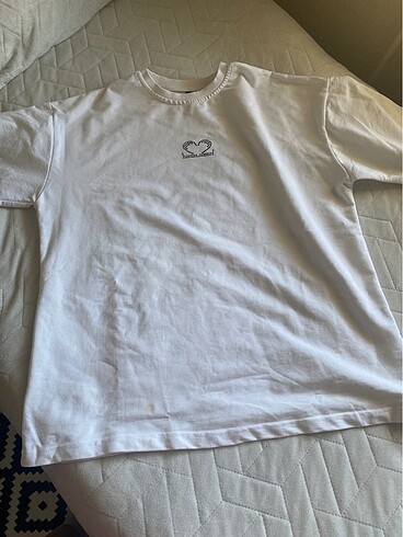 Motive taşlı tshirt