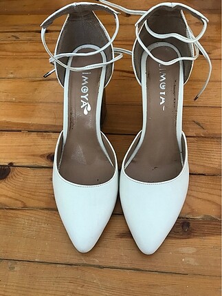 Beyaz stiletto