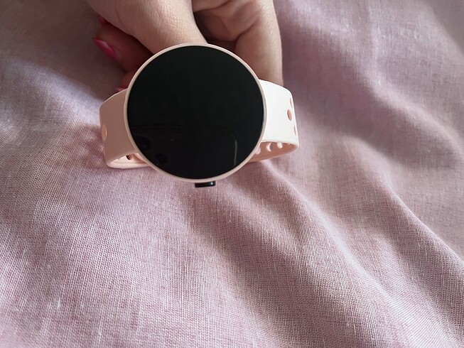 Apple Watch pembe dijital saat