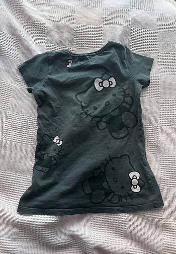 Hello Kitty sanrio hello kitty belden oturmali tshirt