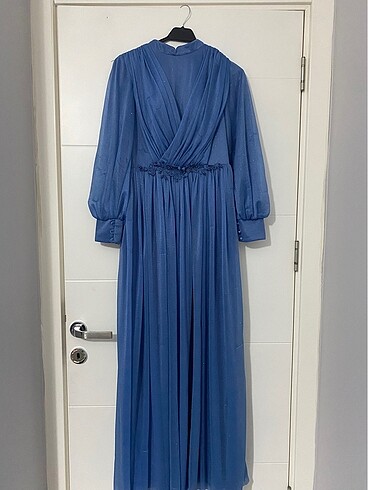 Parıltılı kumaşlı tesettür abiye - Görsel 2