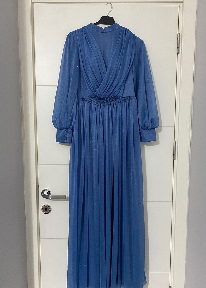 Parıltılı kumaşlı tesettür abiye - Görsel 2