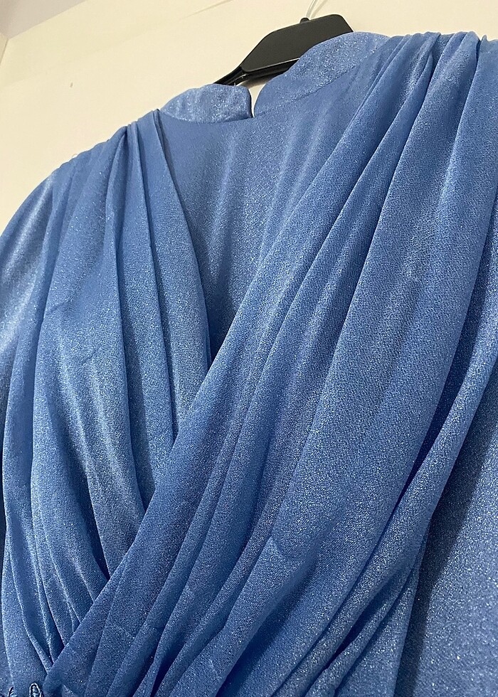 Parıltılı kumaşlı tesettür abiye - Görsel 5