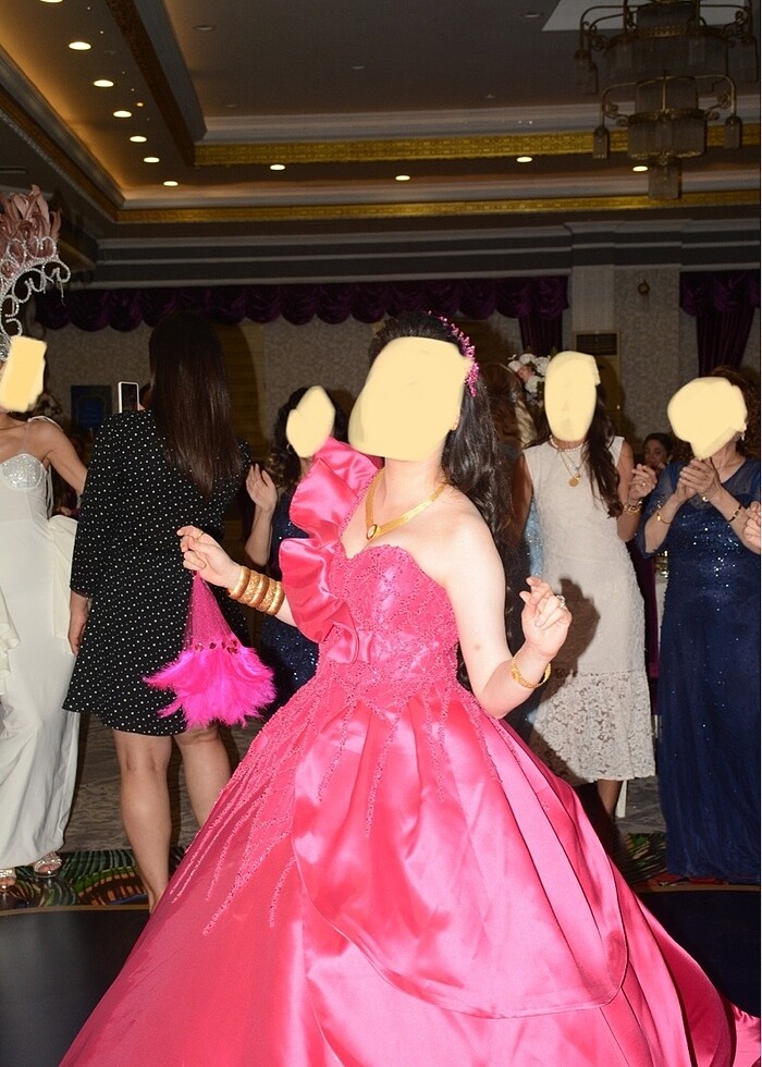 Fuşya kınalık nişanlık tuvalet - Görsel 2