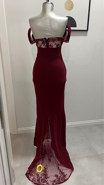 Bordo düşük omuz dantel kuyruklu abiye - Görsel 6