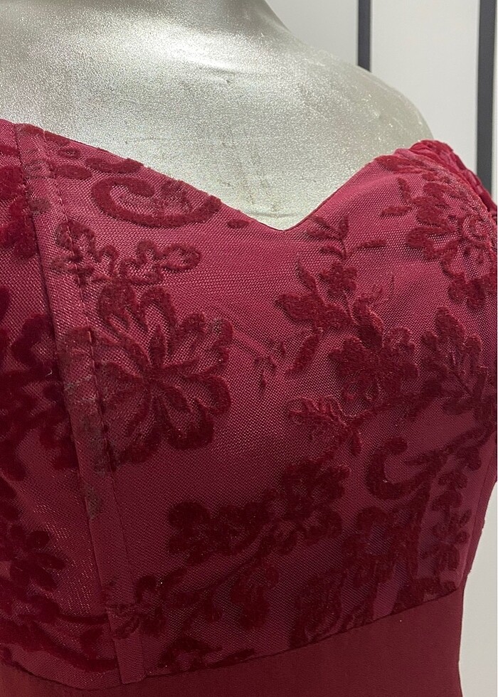 Bordo düşük omuz dantel kuyruklu abiye - Görsel 5