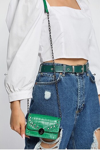 Stradivarius askılı omuz çantası