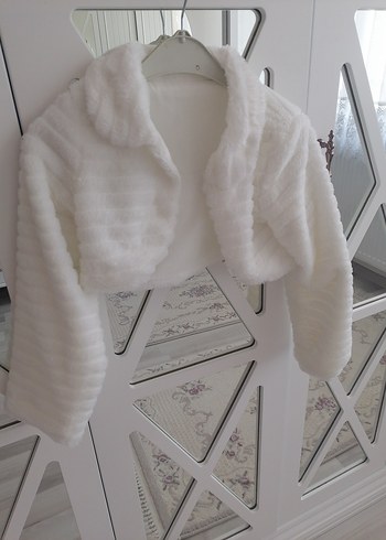 Kız Çocuk Beyaz Kürklü Bolero - Görsel 9