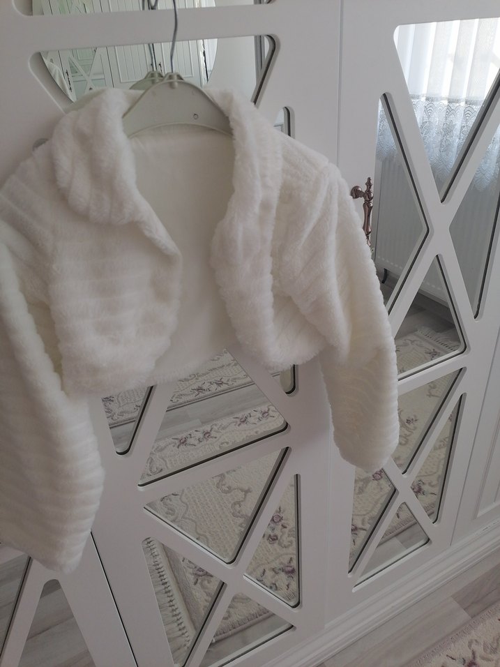 Kız Çocuk Beyaz Kürklü Bolero - Görsel 5