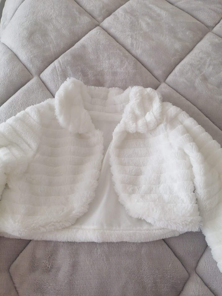 Kız Çocuk Beyaz Kürklü Bolero - Görsel 3