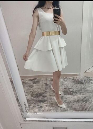 Trendyol & Milla Lafaba beyaz elbise ,altın renkli kemer 