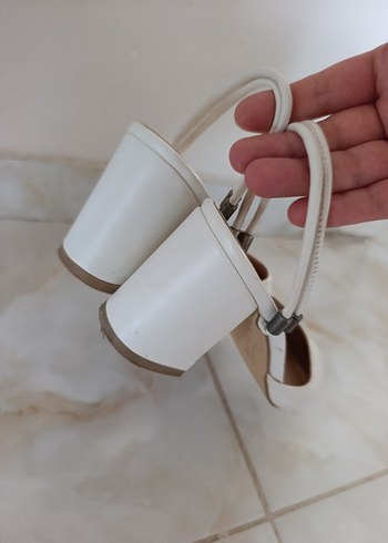 39 Beden beyaz Renk Beyaz Tokali ayyakabı terlikteoluyir