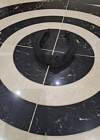 Taç siyah - Görsel 2