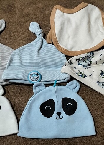 5 adet bebek şapka ve 1 adet önlük 40 tl