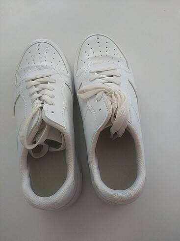 Beyaz spor ayakkabi
